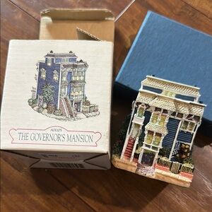 Liberty Falls The Governor’s Mansion 1996 Vintage village‎ collectible in box